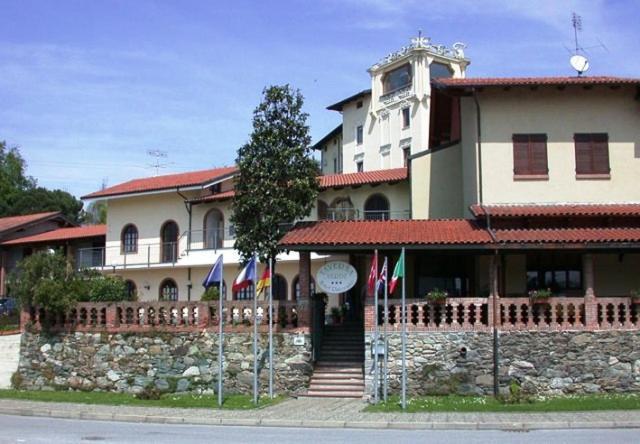 Hotel Ristorante Taverna Verde Piverone Exteriér fotografie